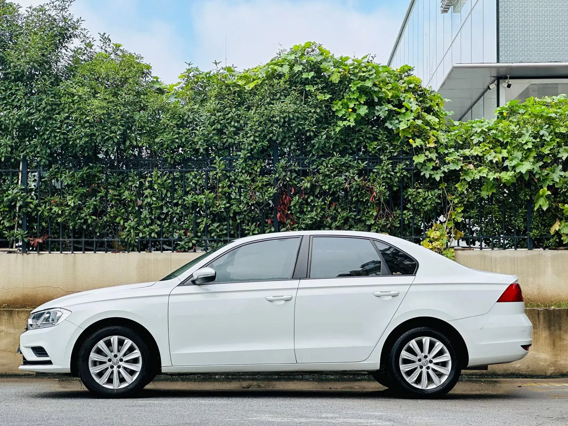 2019 VOLKSWAGEN BORA thumbnail 2