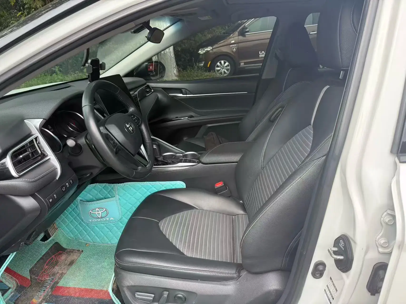 2023 TOYOTA CAMRY thumbnail 4