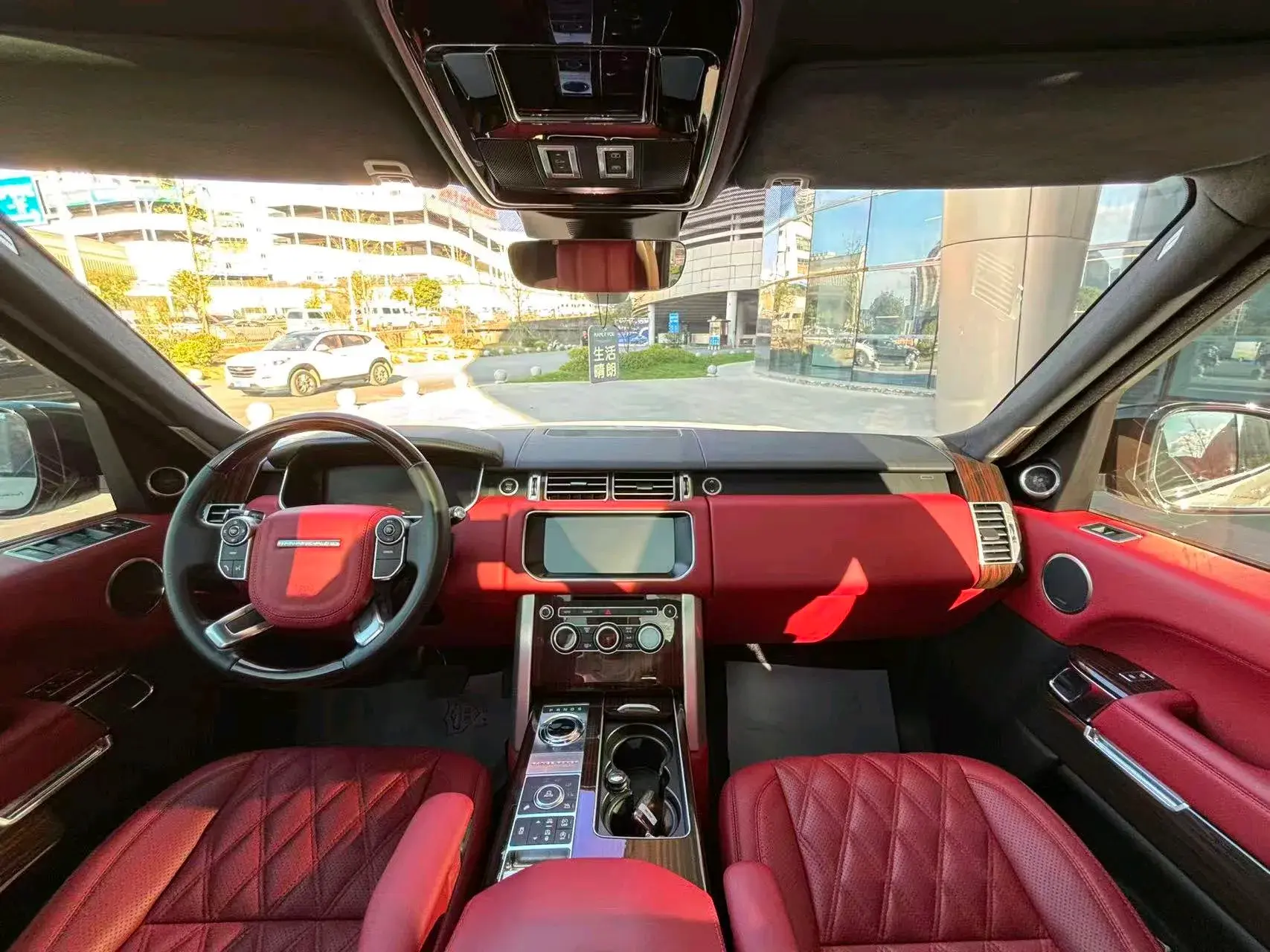 2018 LAND ROVER thumbnail 4