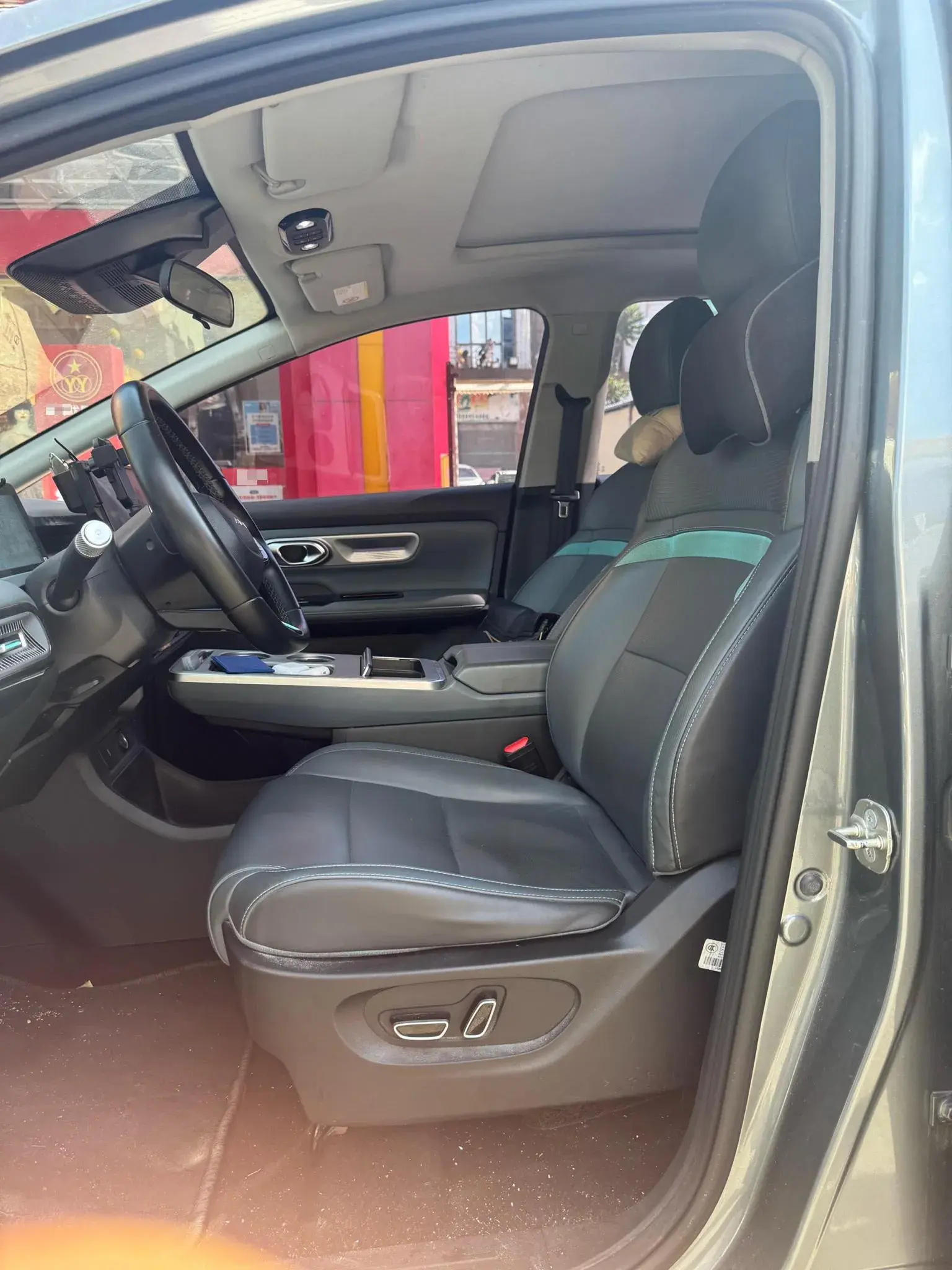 2023 AION Y thumbnail 3