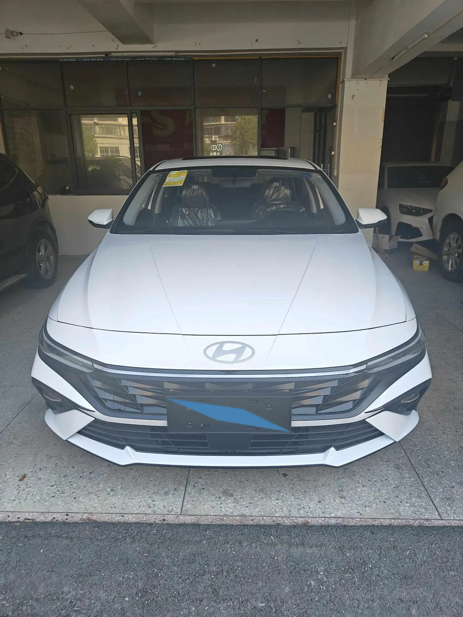 2023 HYUNDAI ELANTRA thumbnail 2