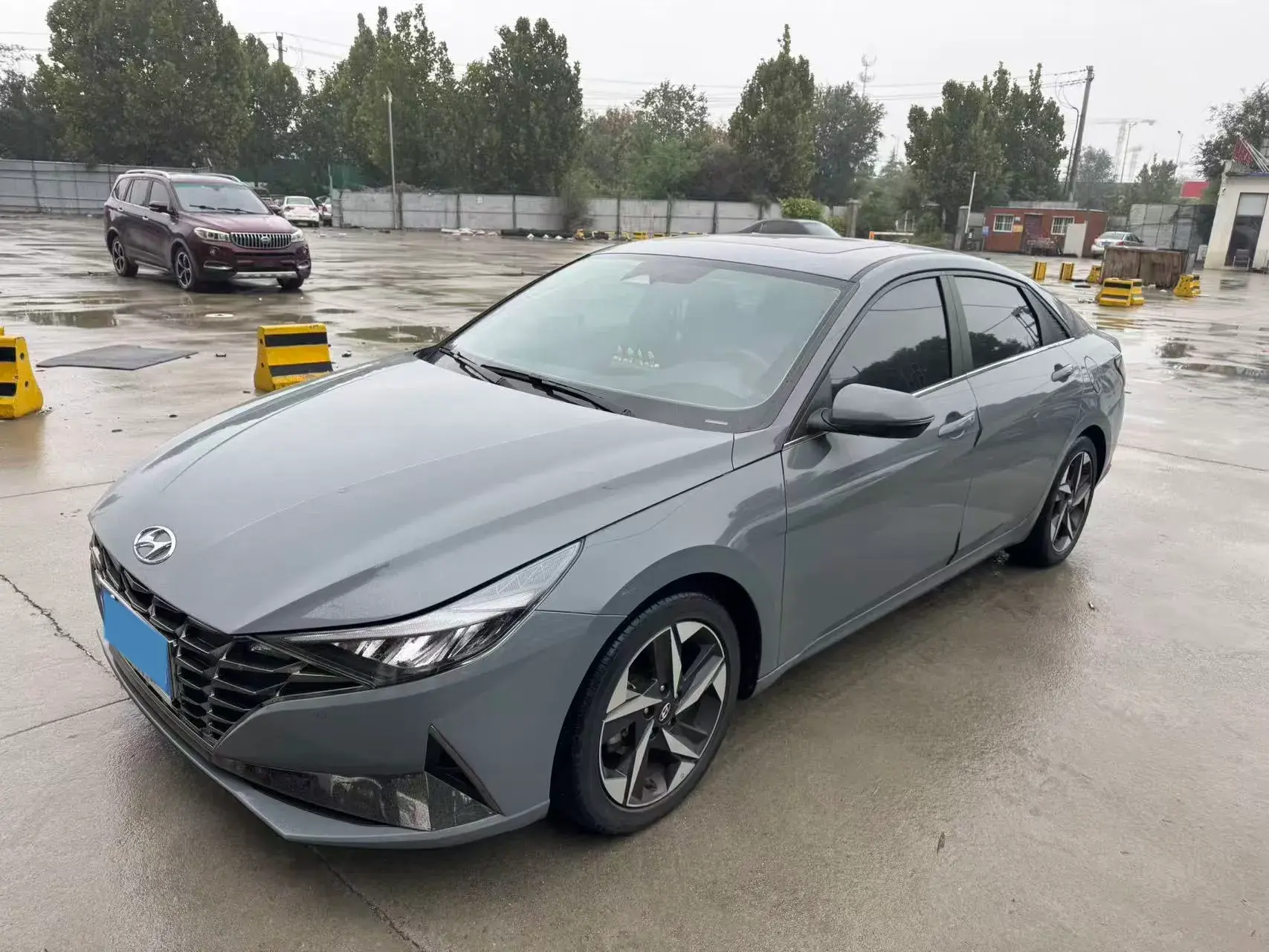 2022 HYUNDAI ELANTRA view 1