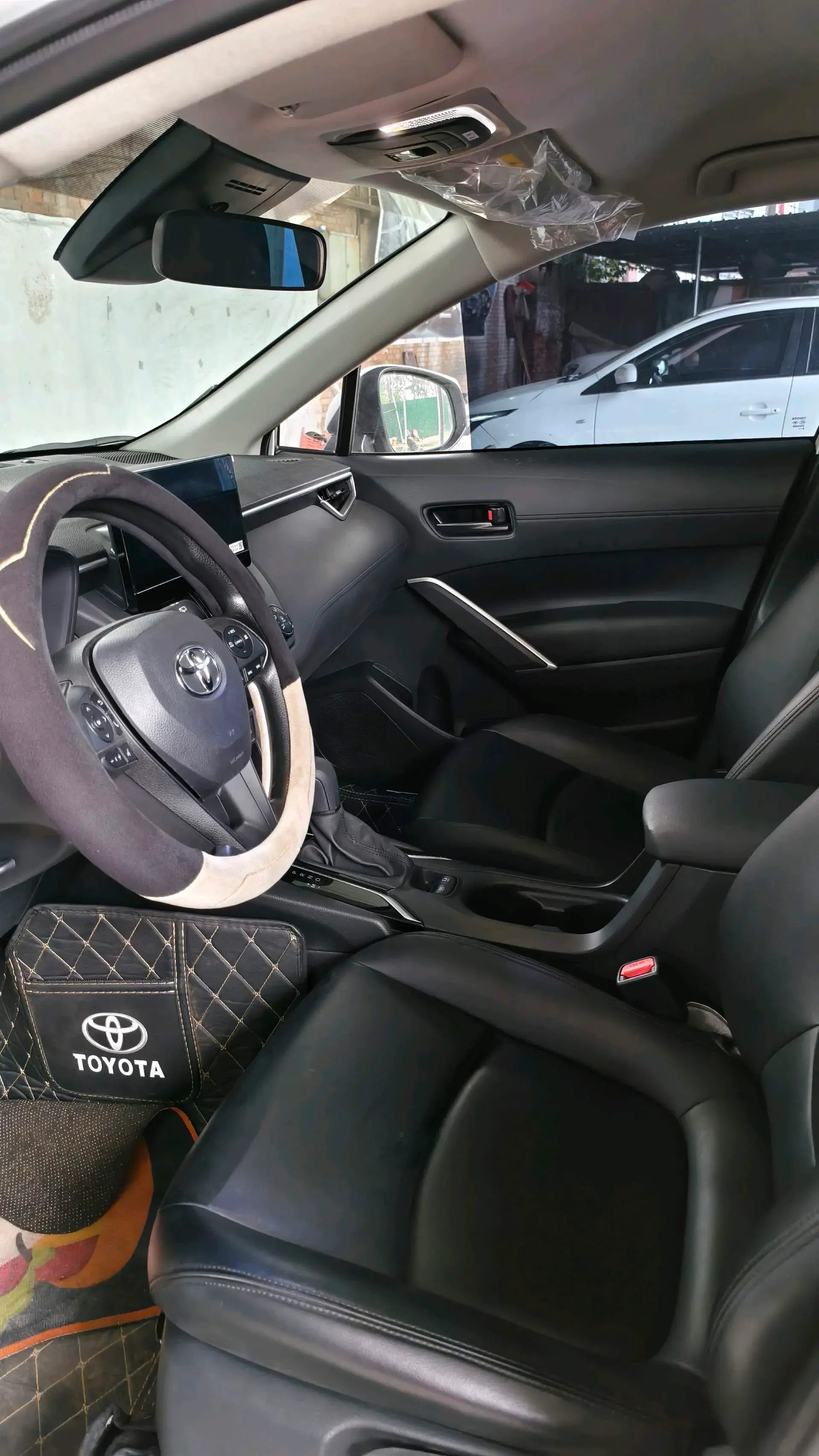 2023 TOYOTA COROLLA thumbnail 3