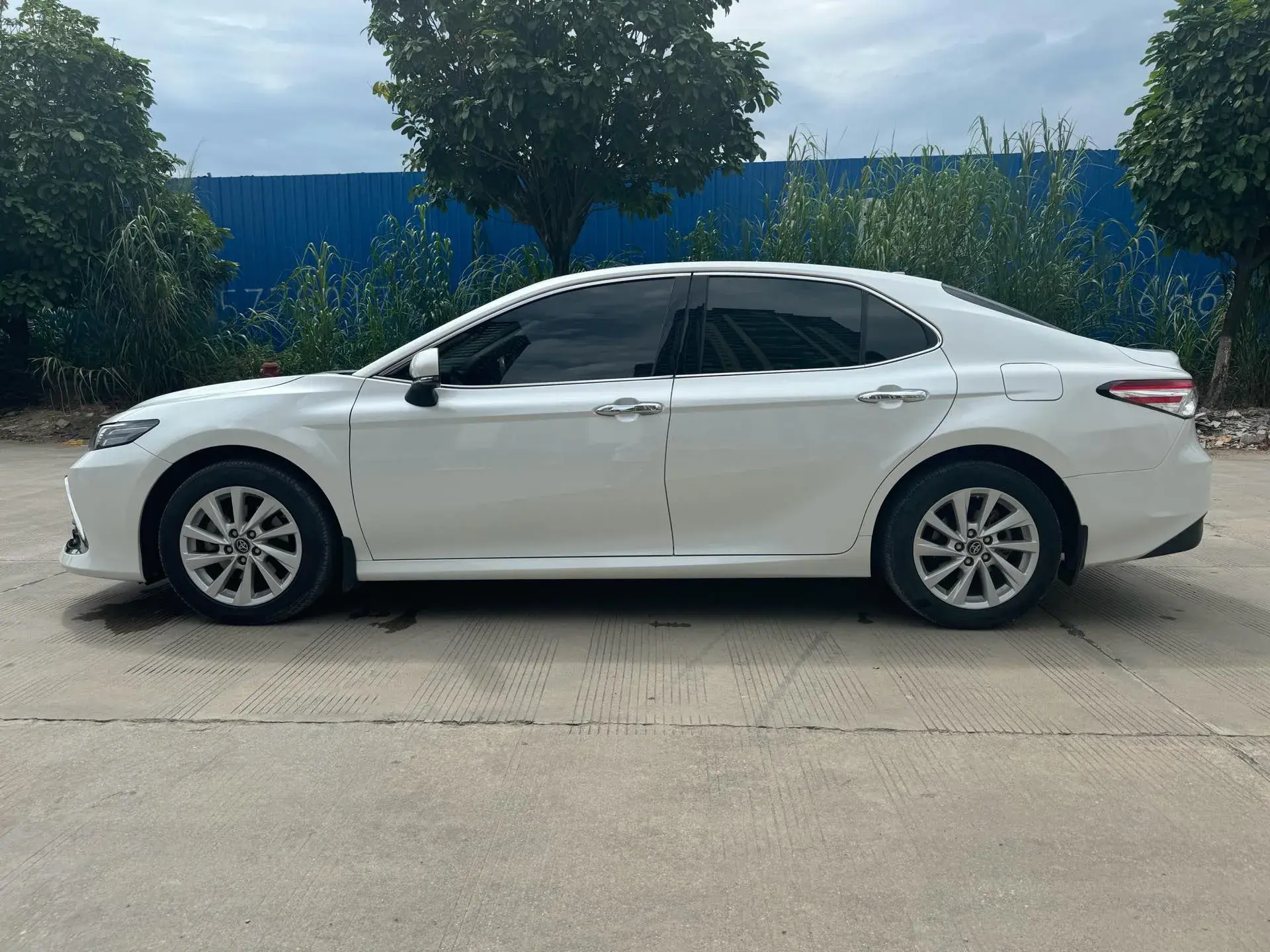 2021 TOYOTA CAMRY thumbnail 3