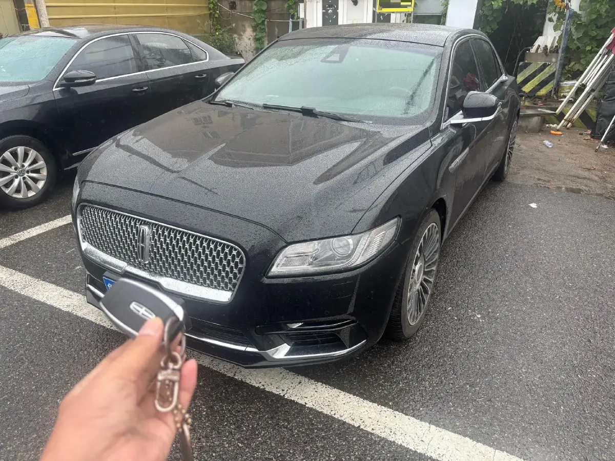 2019 Lincoln Continental 2.0T 261HP L4 6AT