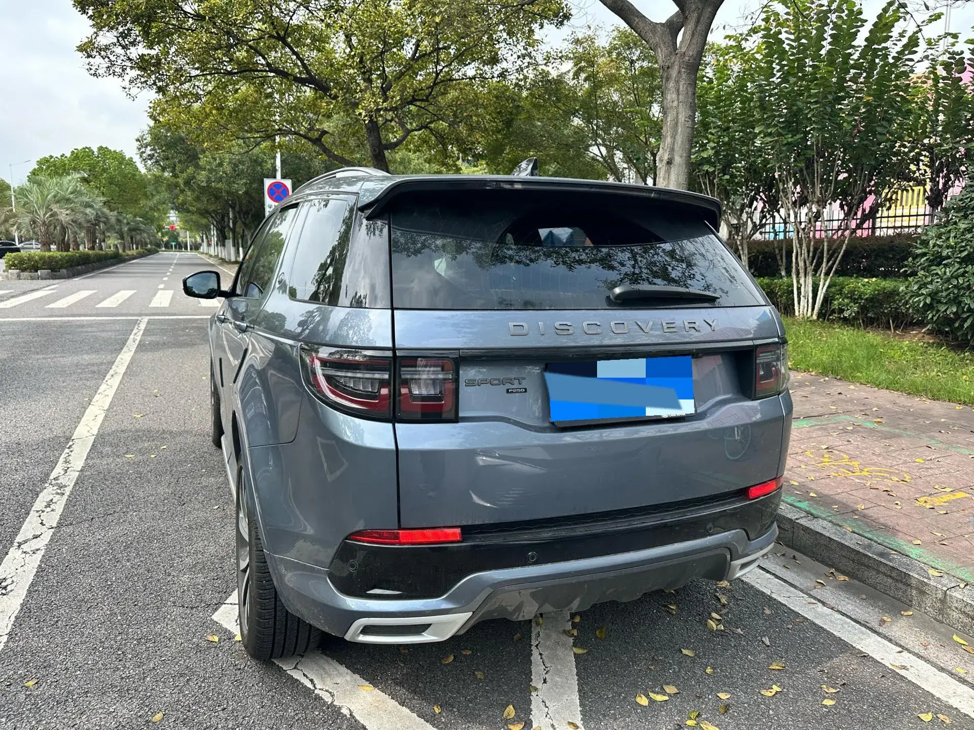 2022 LAND ROVER thumbnail 4