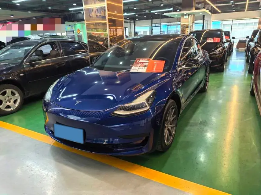 2019 TESLA MODEL view 1