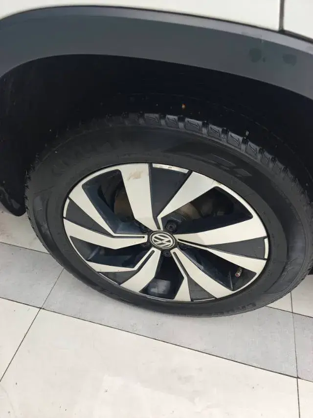 2019 VOLKSWAGEN TAYRON thumbnail 4