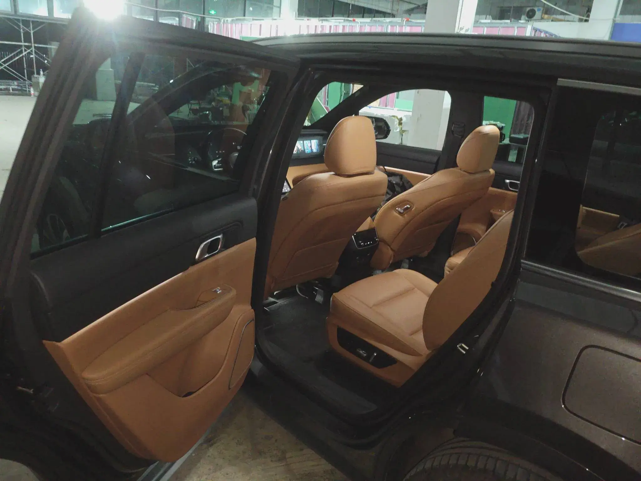 2021 LI ONE thumbnail 3