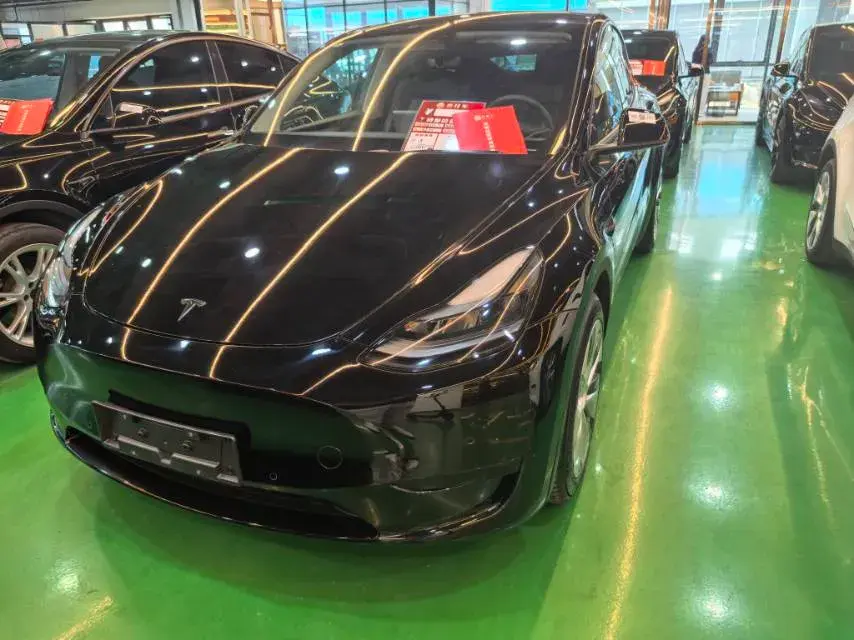 2022 TESLA MODEL view 1