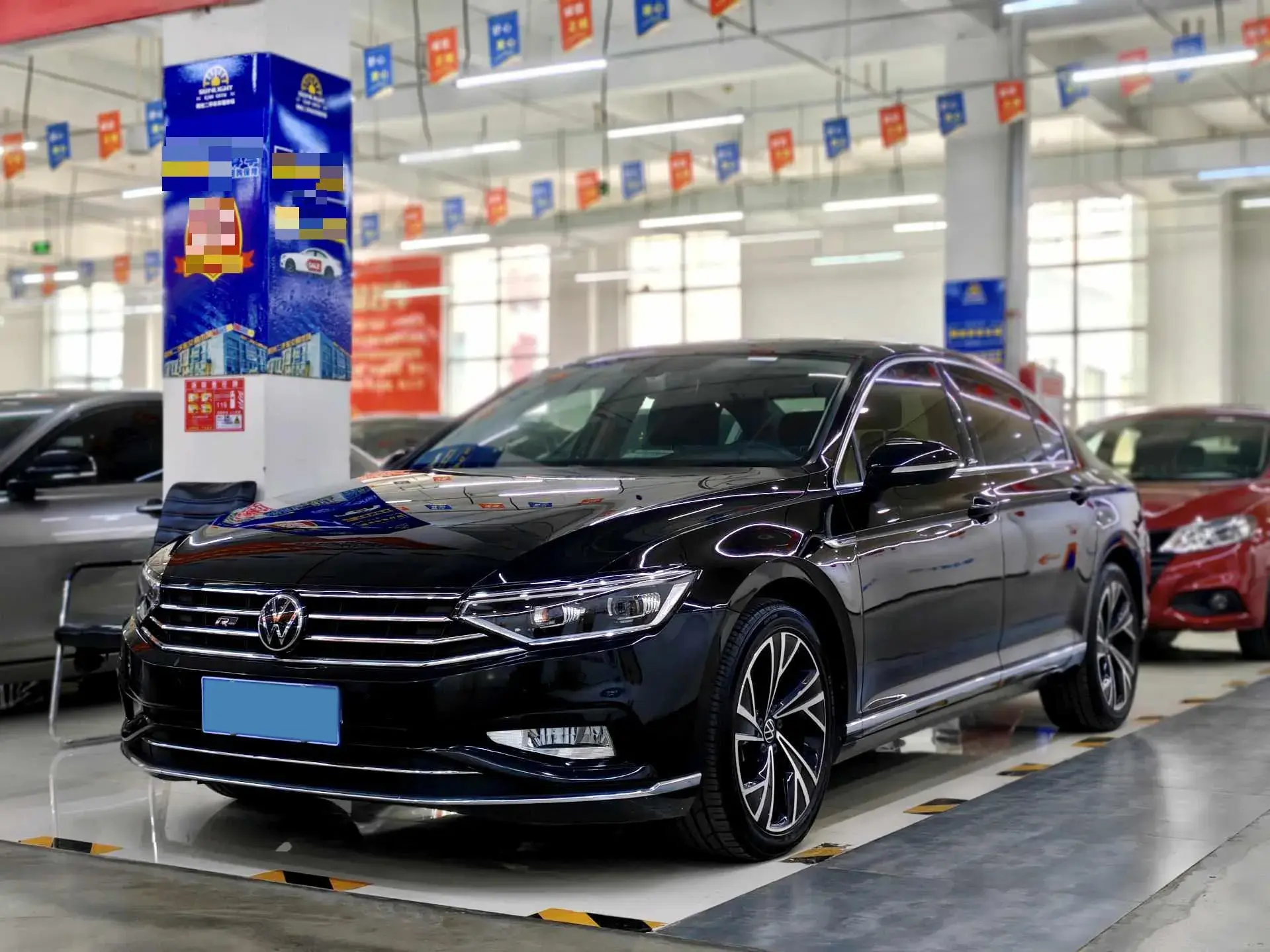 2021 VOLKSWAGEN MAGOTAN view 1