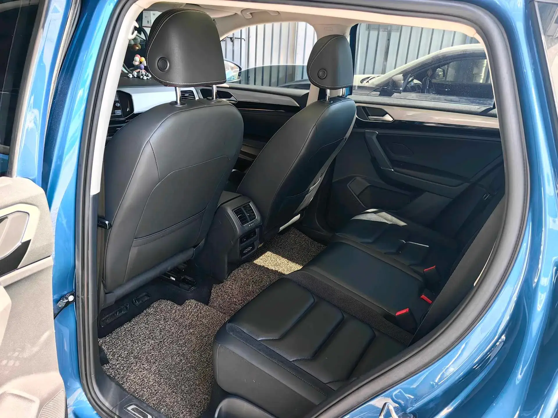 2019 VOLKSWAGEN TAYRON thumbnail 4