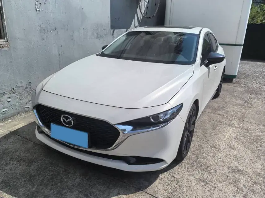 2023 MAZDA 3 view 1