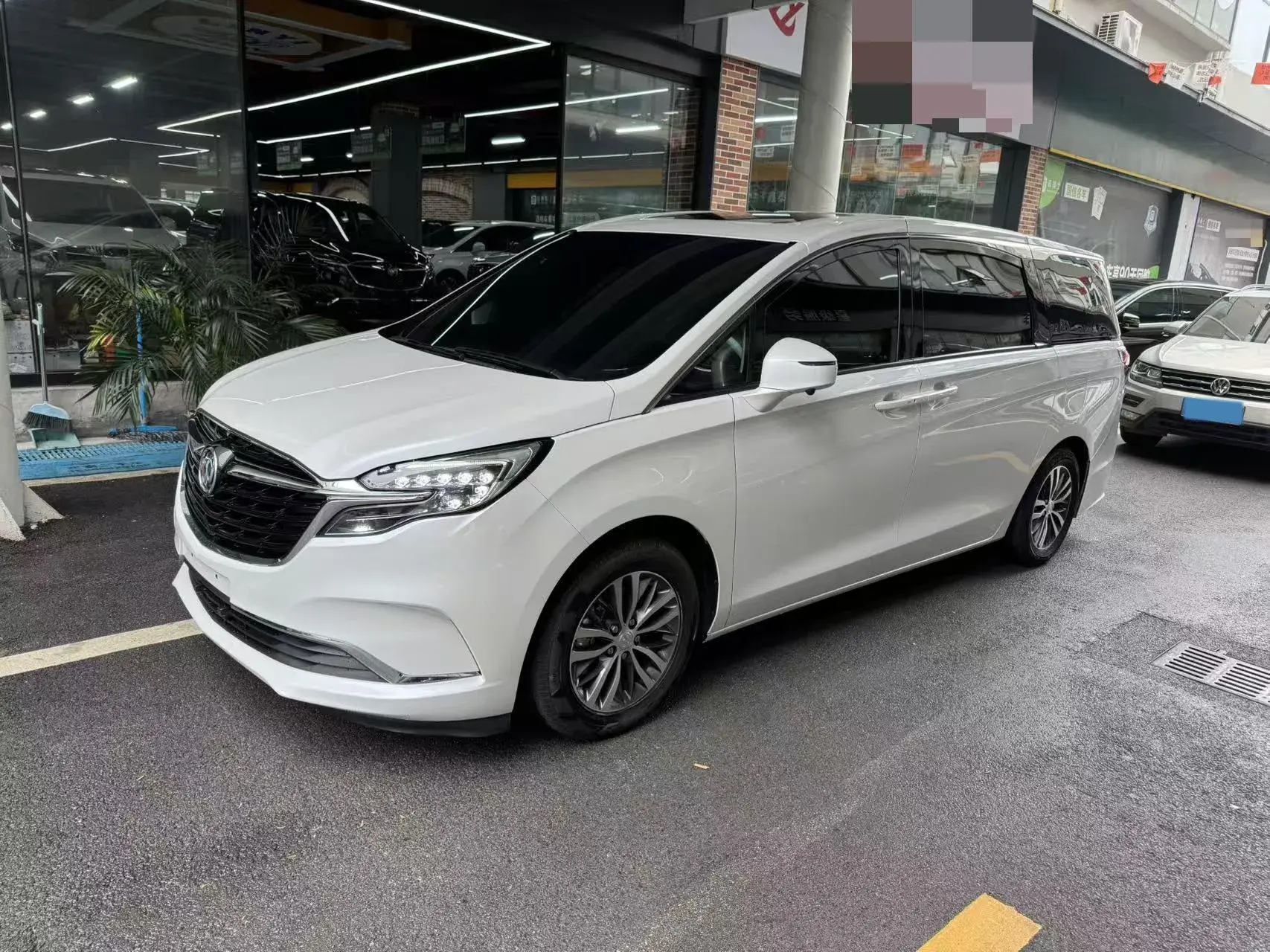 2022 BUICK GL8 view 1