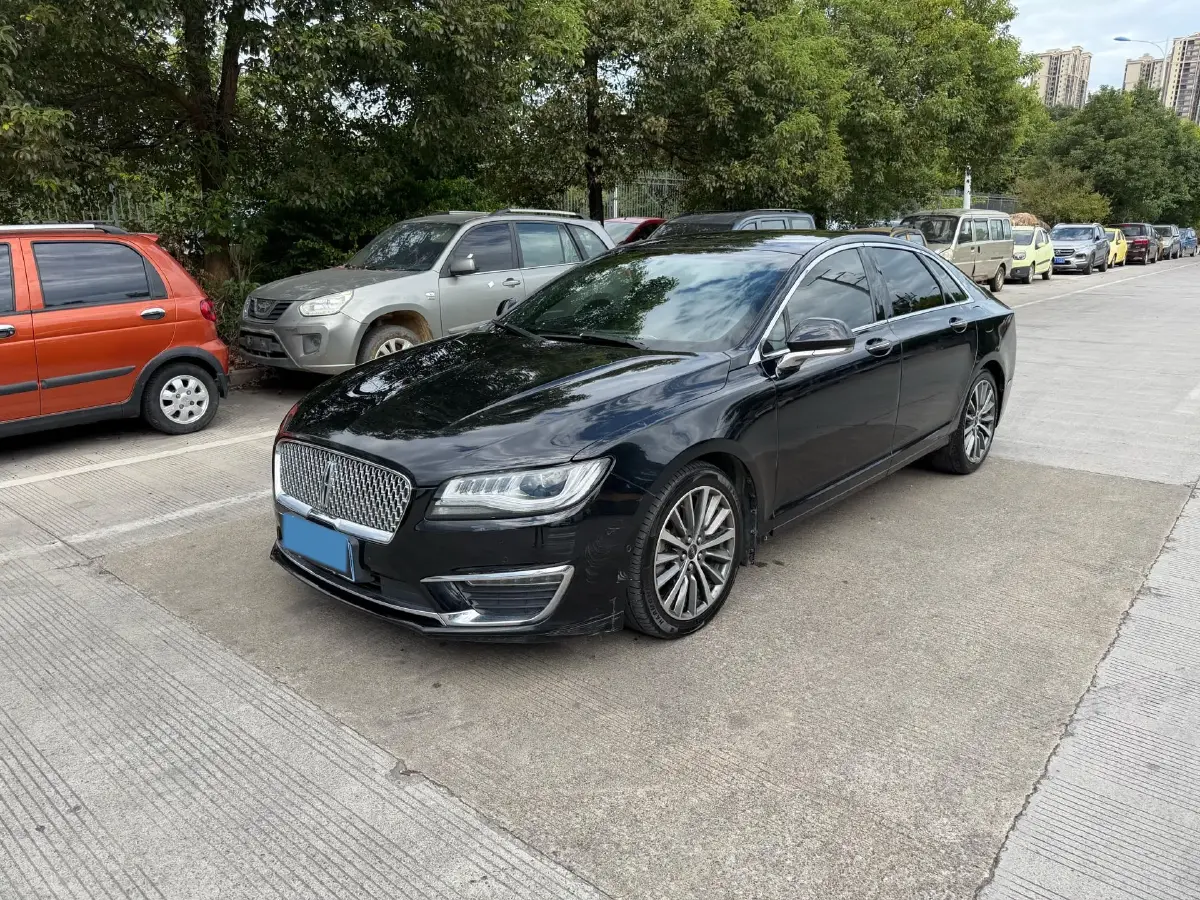 2019 Lincoln MKZ 2.0T 196HP L4 6AT