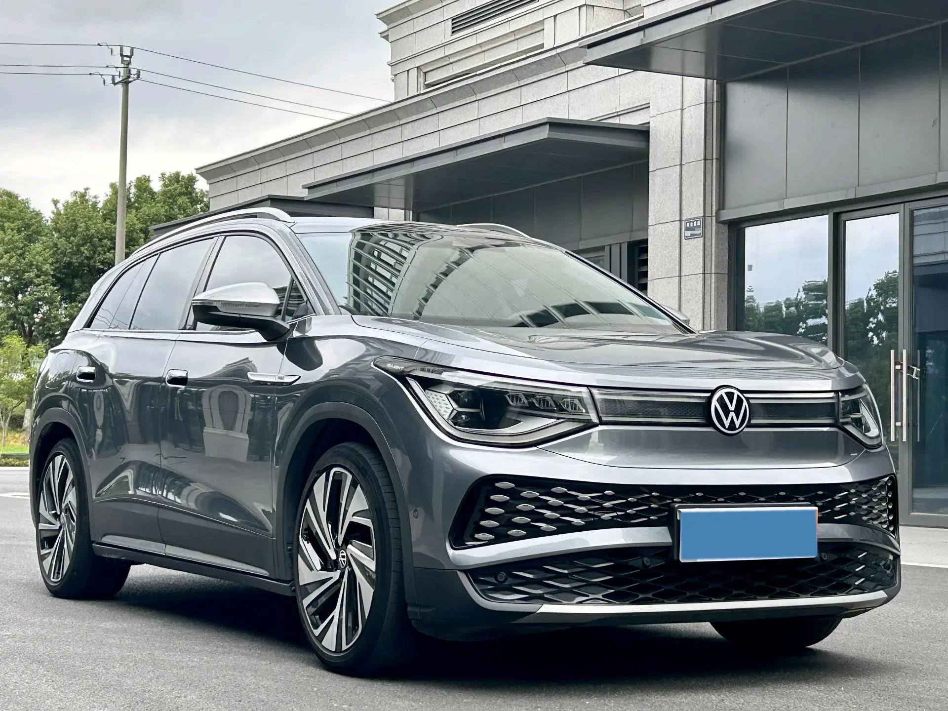 2022 VOLKSWAGEN ID.6 thumbnail 3