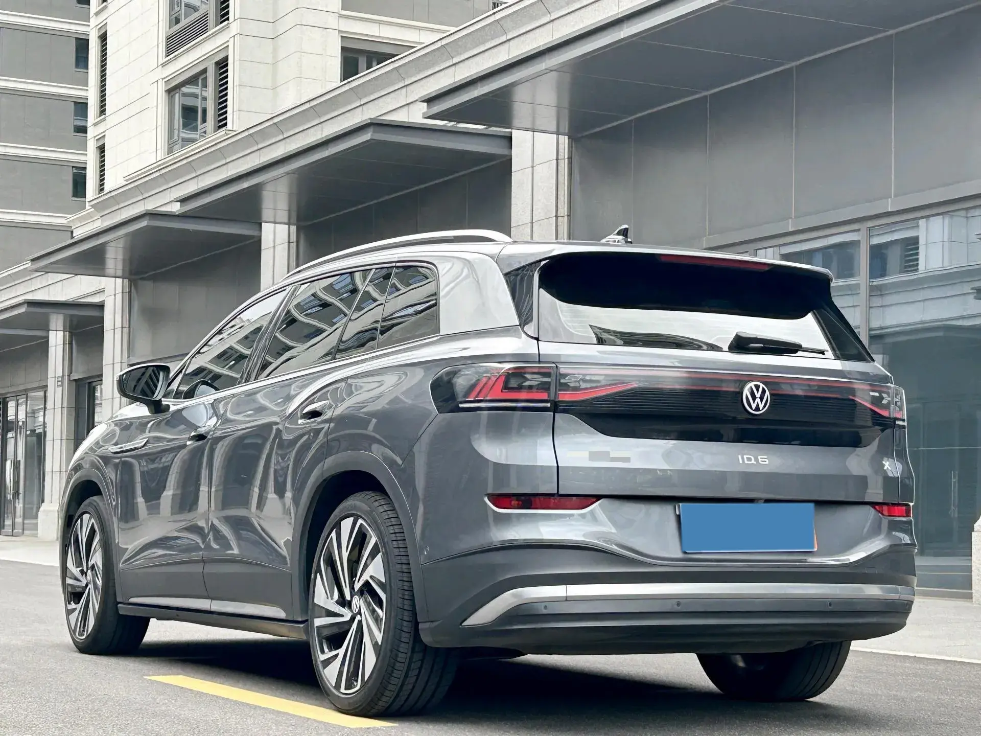 2022 VOLKSWAGEN ID.6 thumbnail 4