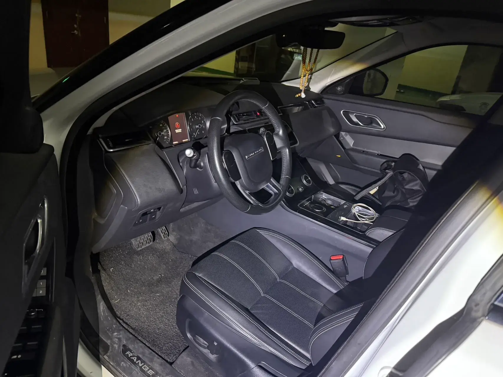 2018 LAND ROVER thumbnail 4