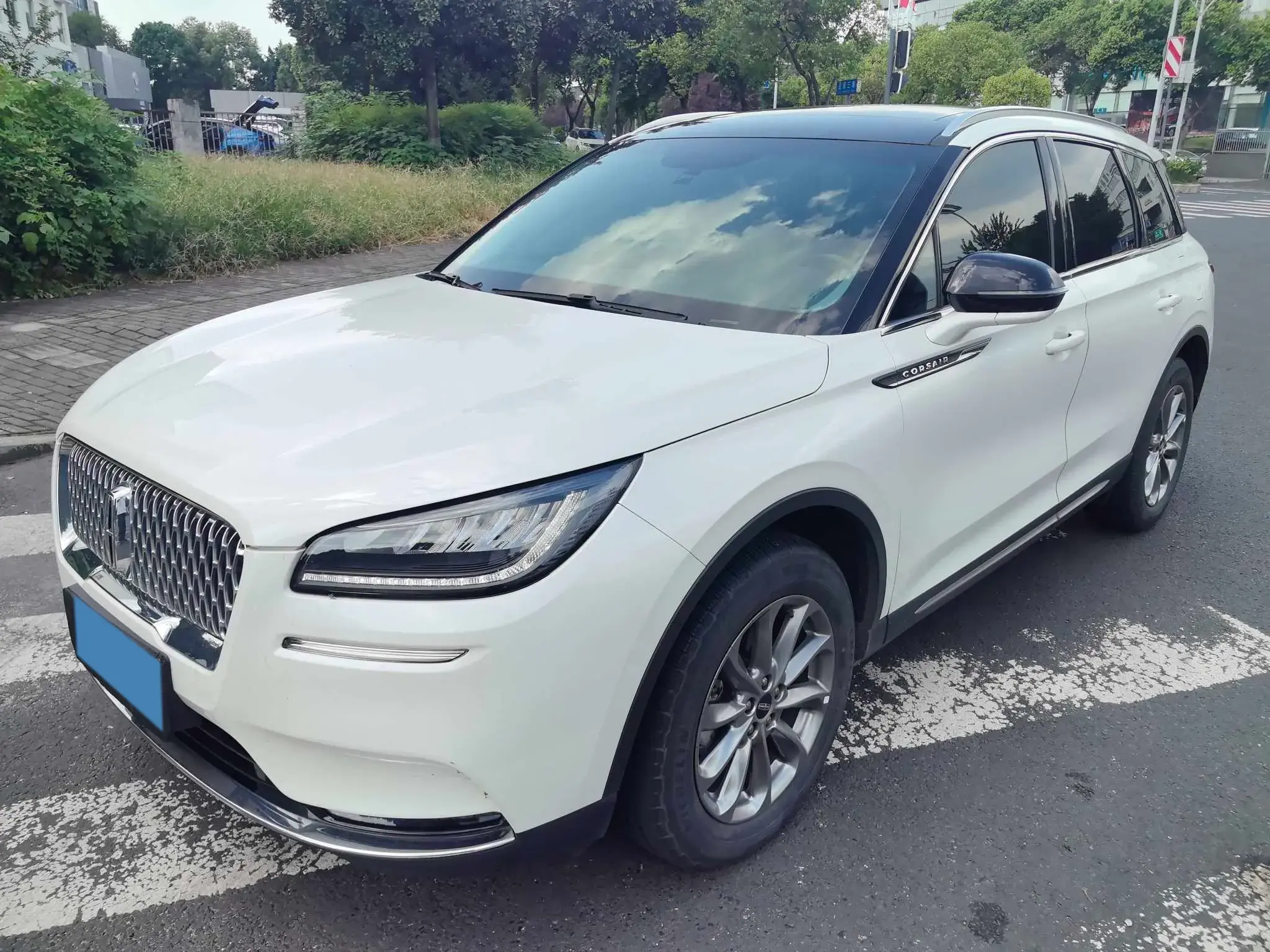 2021 LINCOLN CORSAIR view 1