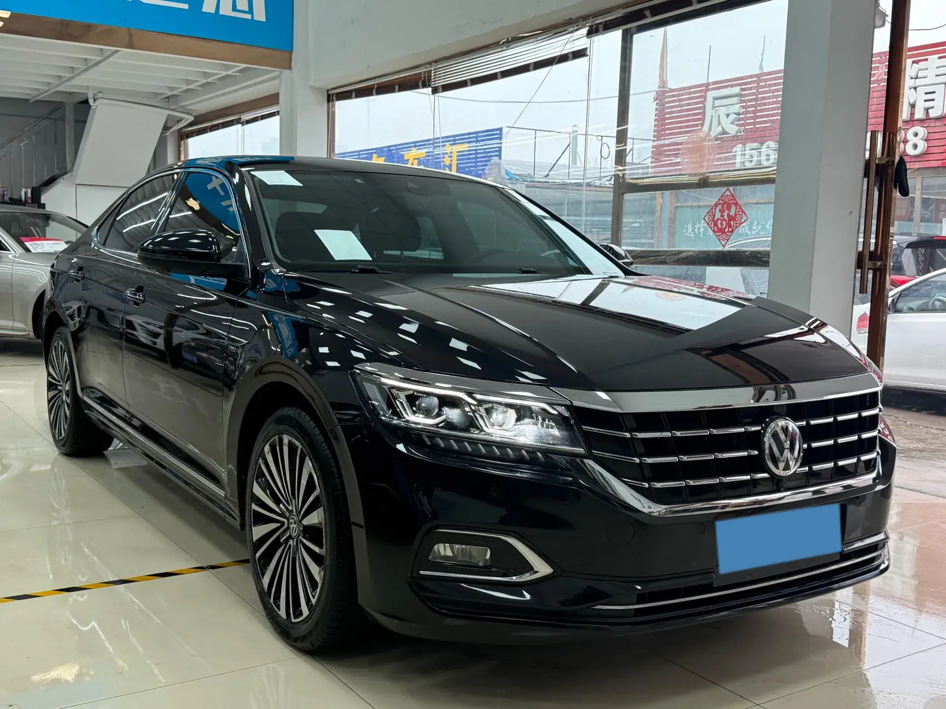 2019 VOLKSWAGEN PASSAT thumbnail 3