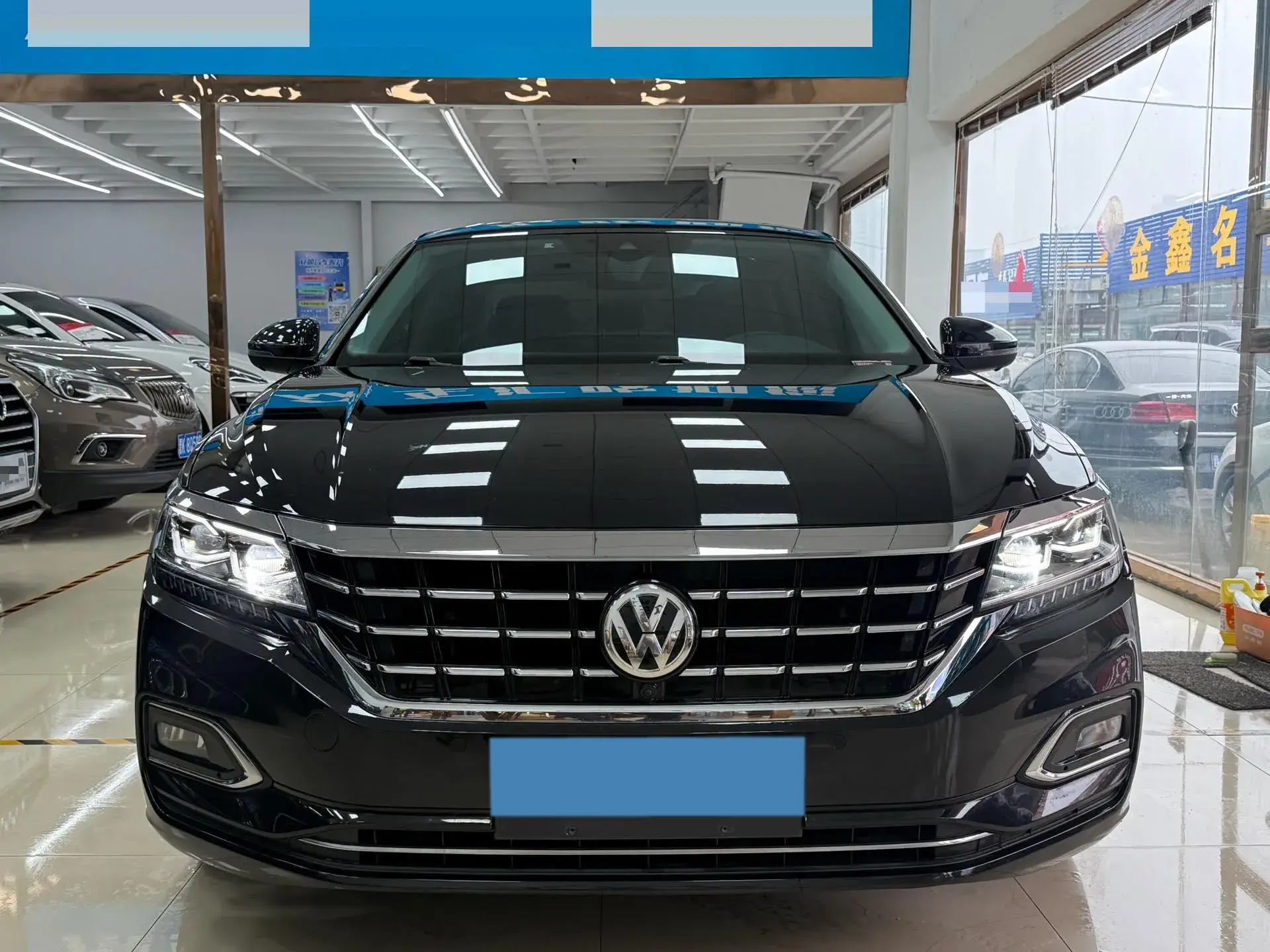 2019 VOLKSWAGEN PASSAT thumbnail 2