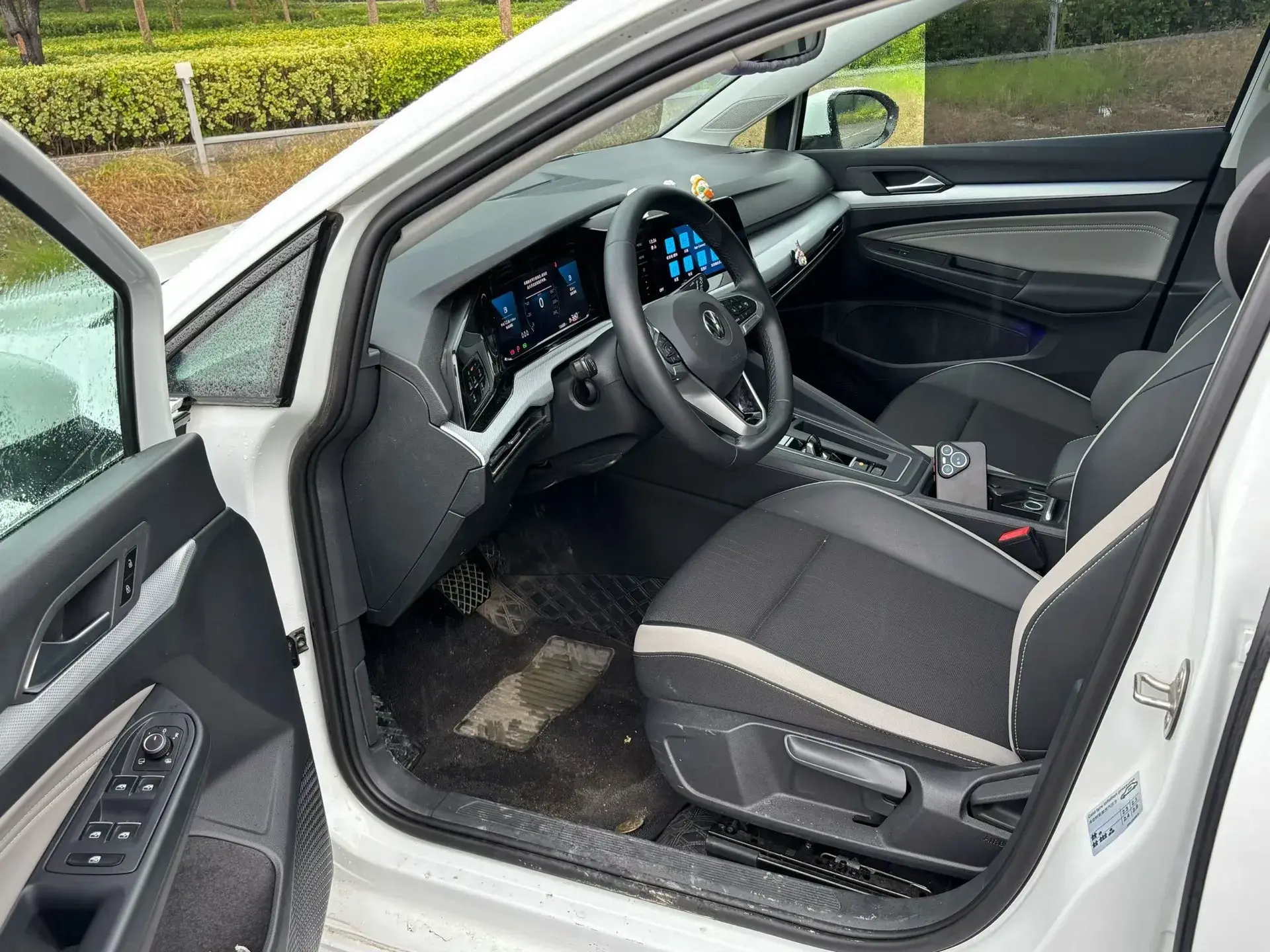 2023 VOLKSWAGEN GOLF thumbnail 4