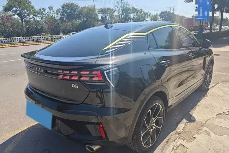 2020 LYNK&CO 05 thumbnail 3