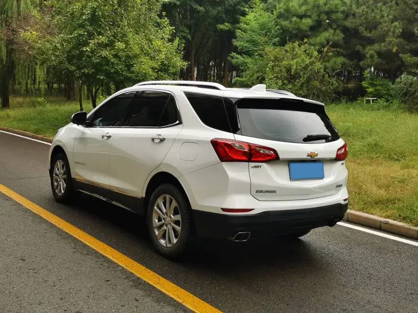 2018 CHEVROLET EQUINOX thumbnail 4