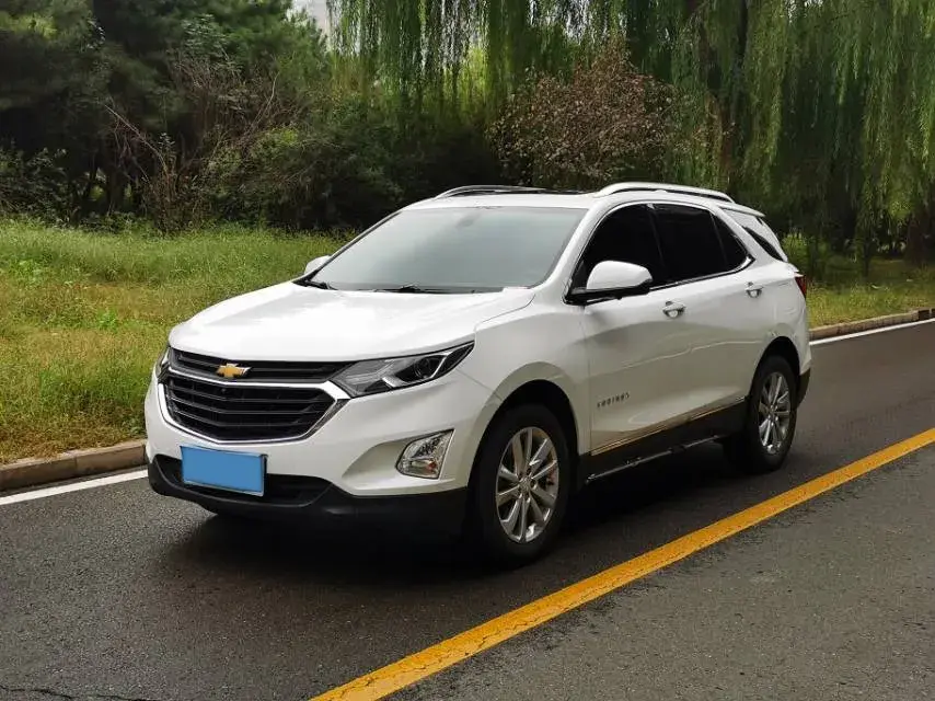 2018 CHEVROLET EQUINOX view 1