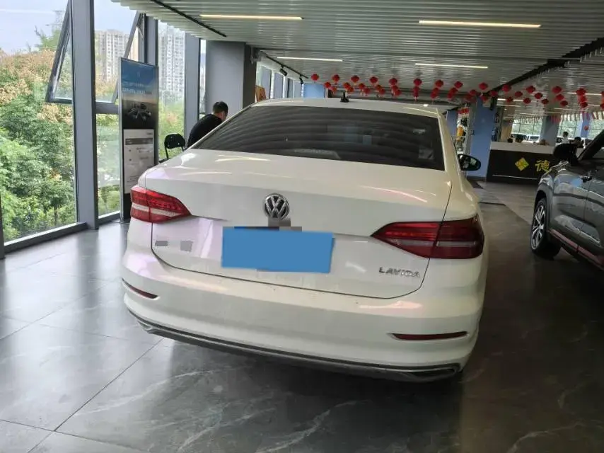 2018 VOLKSWAGEN LAVIDA thumbnail 4