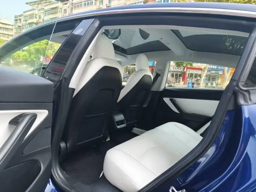 2019 TESLA MODEL thumbnail 3