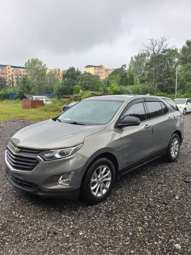 2018 CHEVROLET EQUINOX view 1