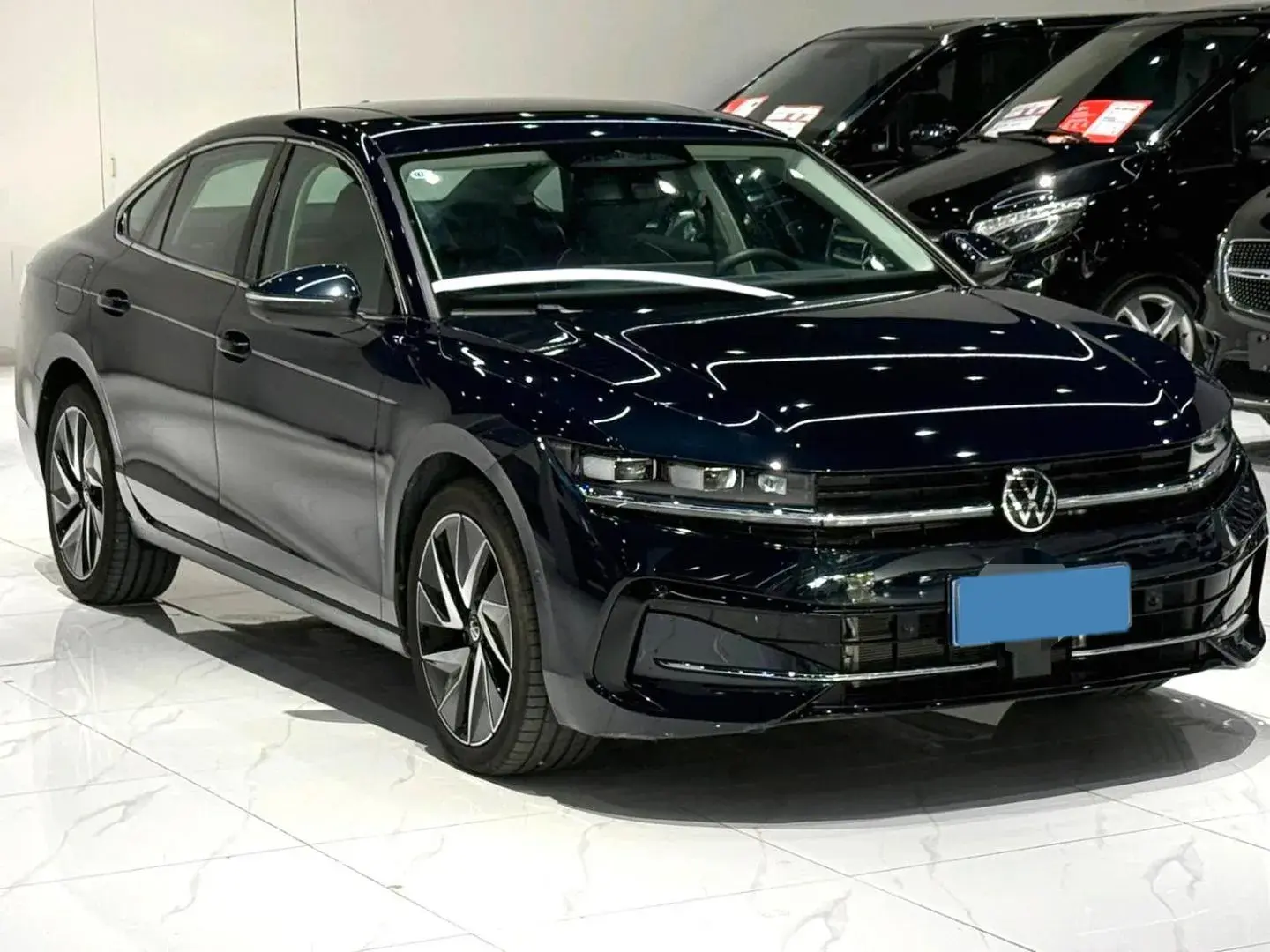 2024 VOLKSWAGEN MAGOTAN thumbnail 3