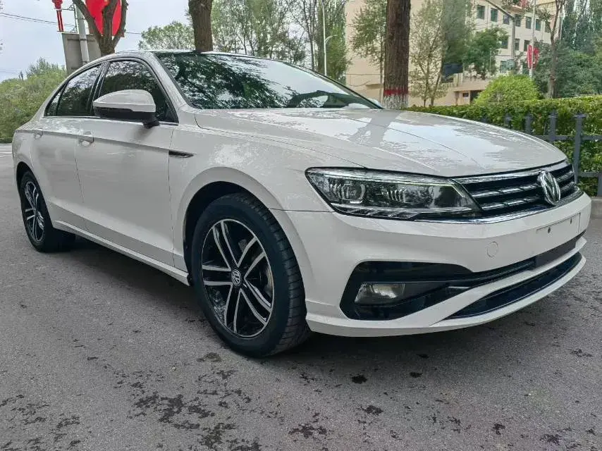 2019 VOLKSWAGEN LAMANDO thumbnail 3