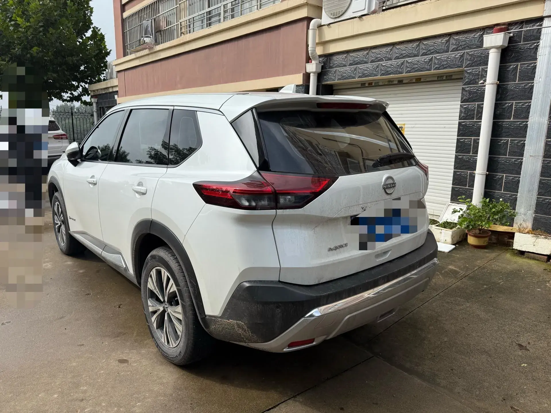 2023 NISSAN X-TRAIL thumbnail 4