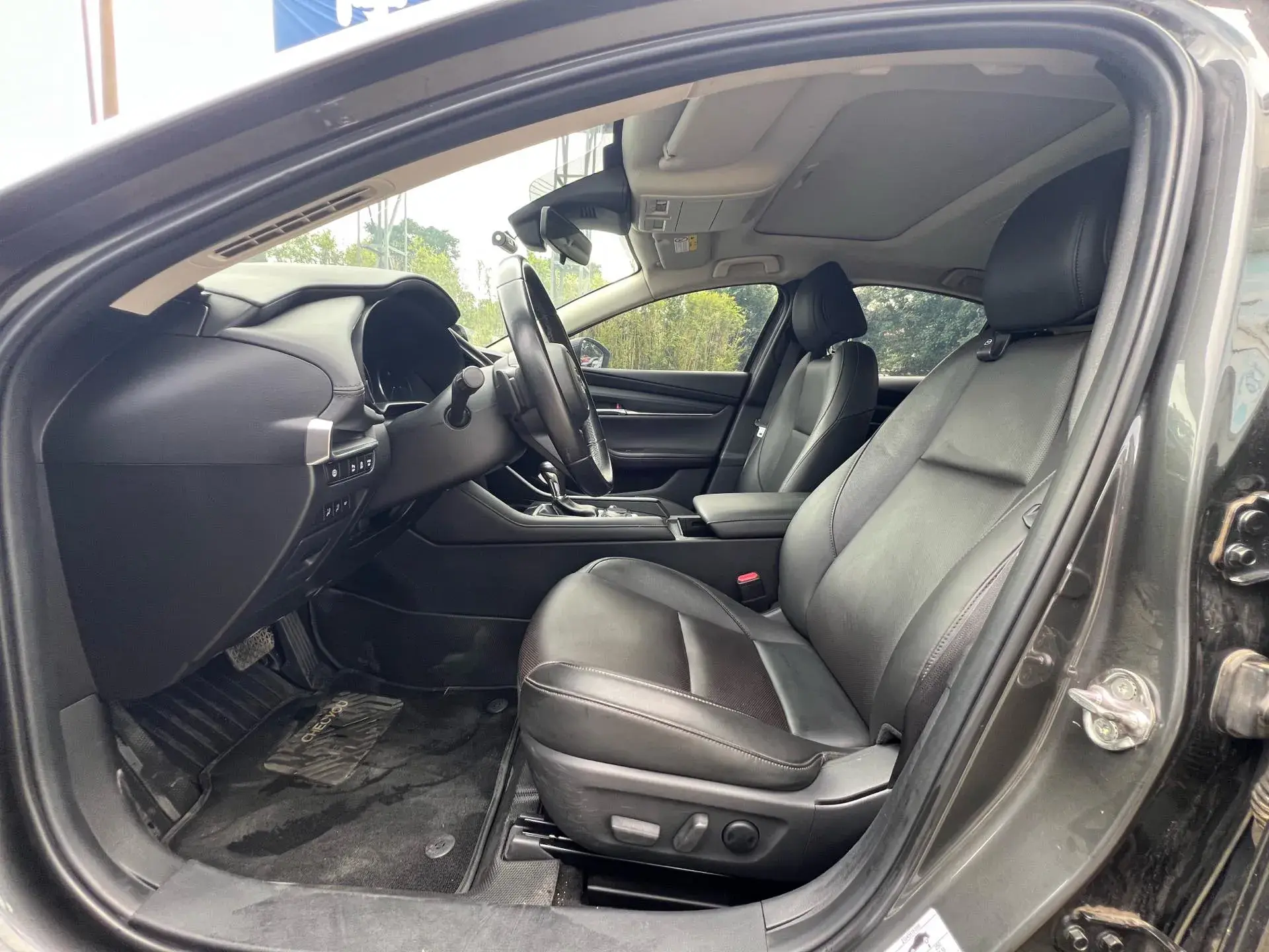 2021 MAZDA 3 thumbnail 4