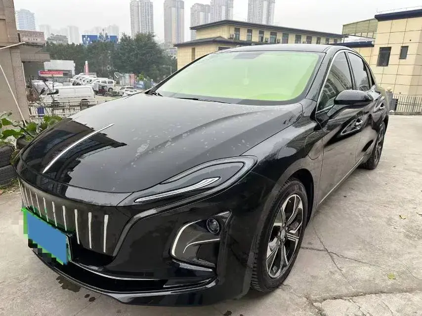 2022 HONGQI E-QM5 view 1