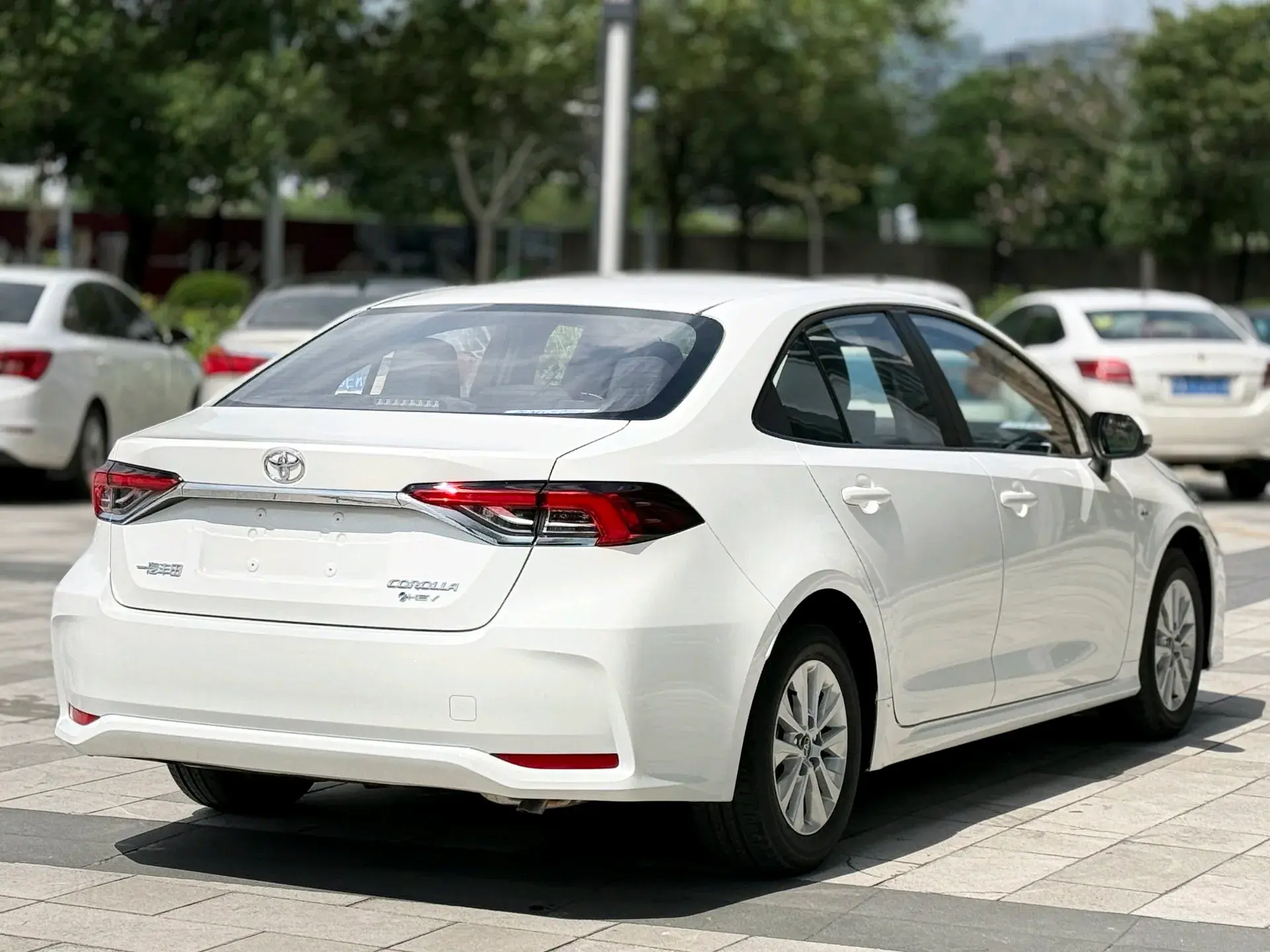 2024 TOYOTA COROLLA thumbnail 3