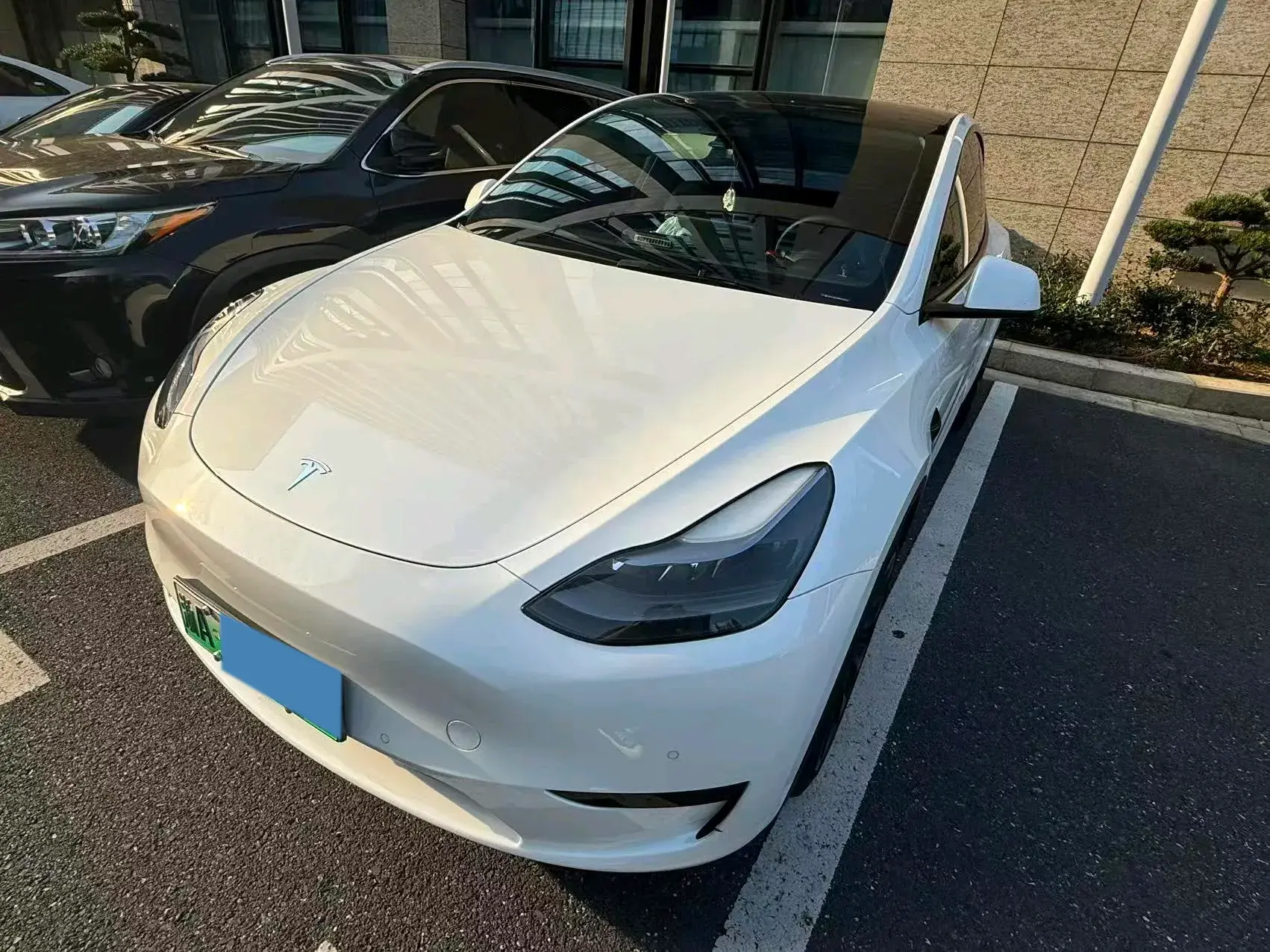 2022 TESLA MODEL view 1