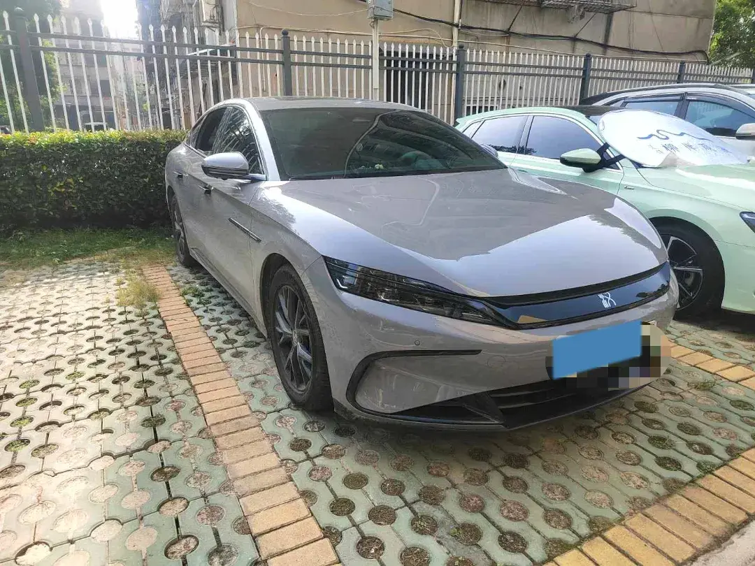 2024 BYD HAN thumbnail 4