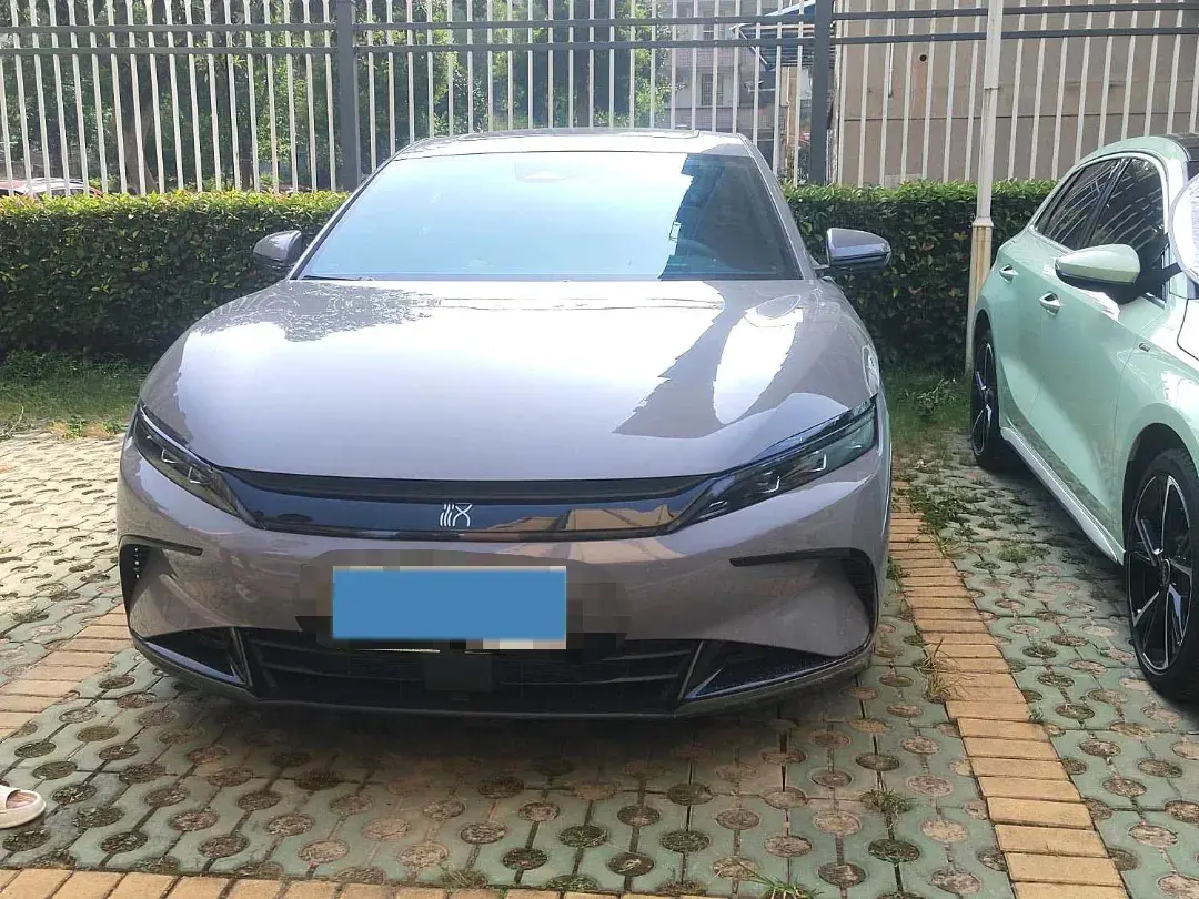 2024 BYD HAN thumbnail 2