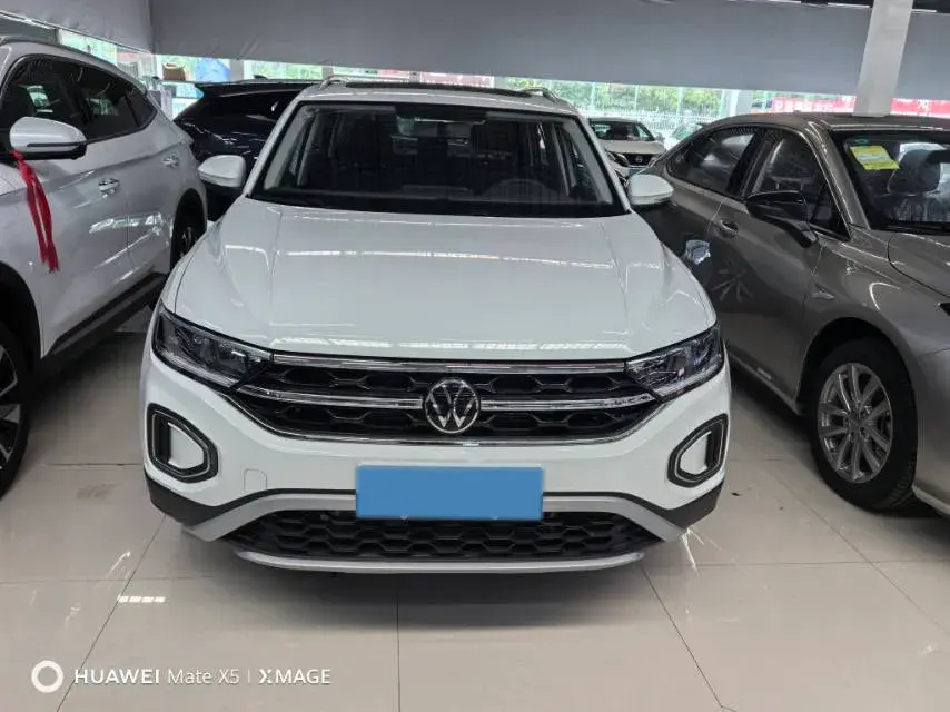 2025 VOLKSWAGEN T-ROC thumbnail 2