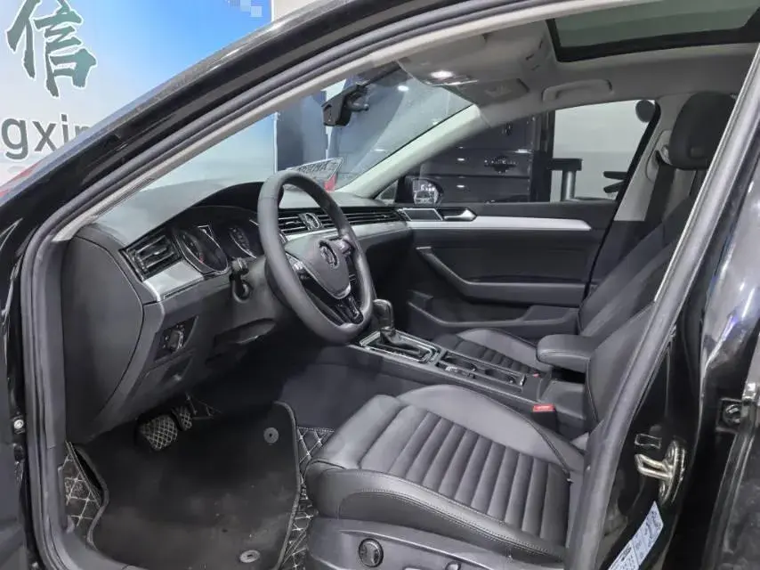 2018 VOLKSWAGEN MAGOTAN thumbnail 4