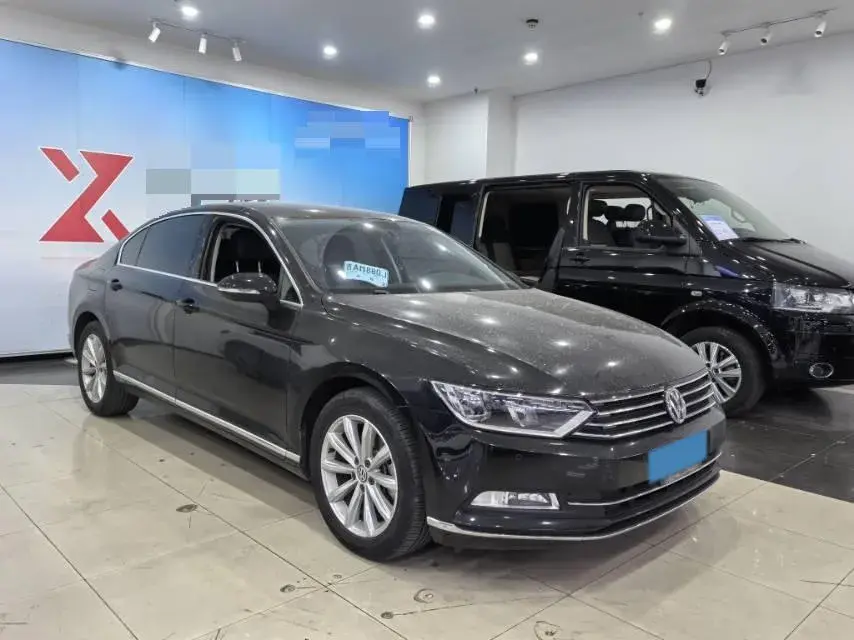 2018 VOLKSWAGEN MAGOTAN thumbnail 3