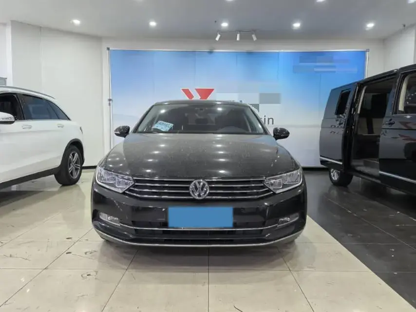 2018 VOLKSWAGEN MAGOTAN thumbnail 2
