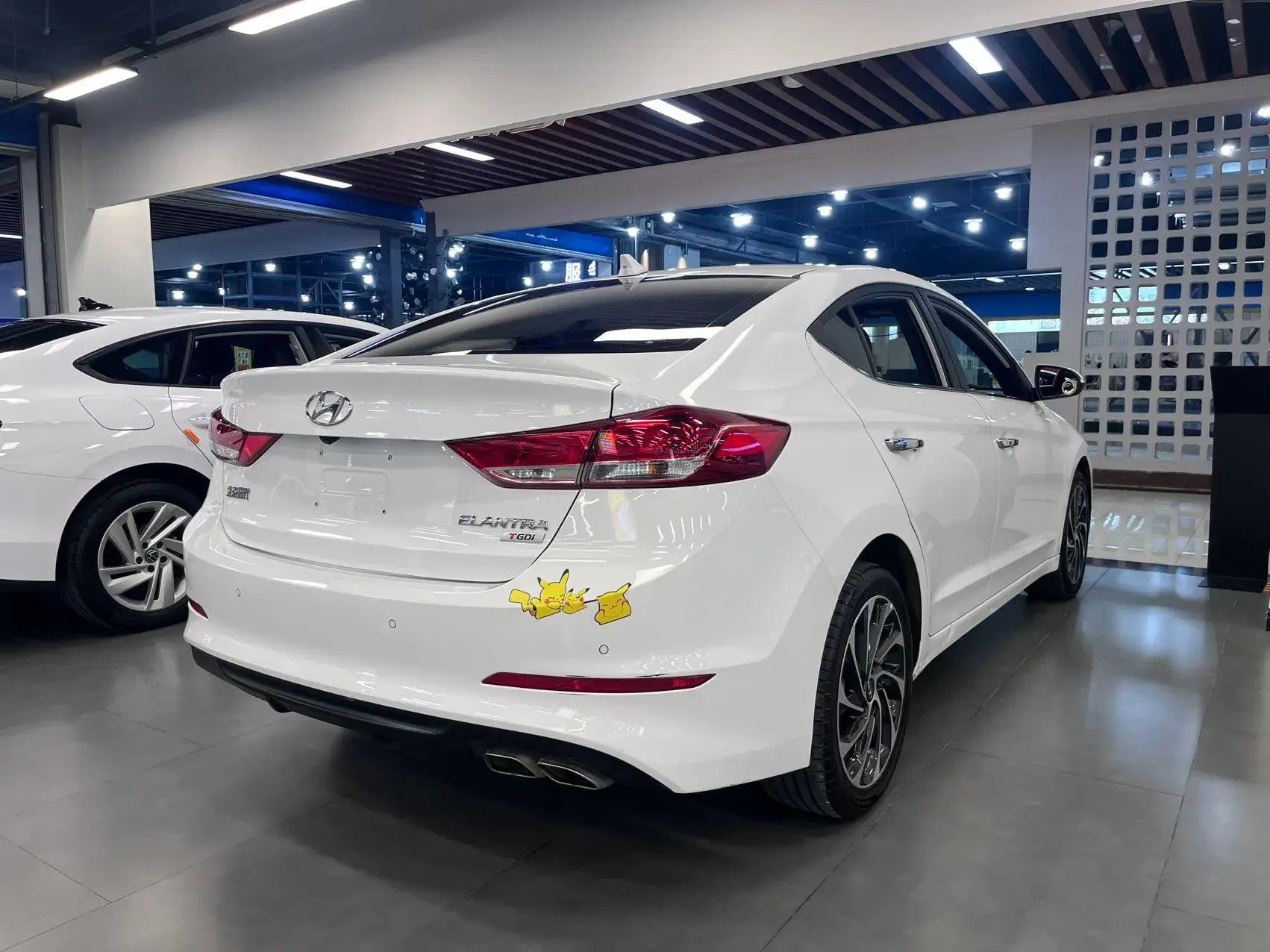 2019 HYUNDAI ELANTRA thumbnail 4