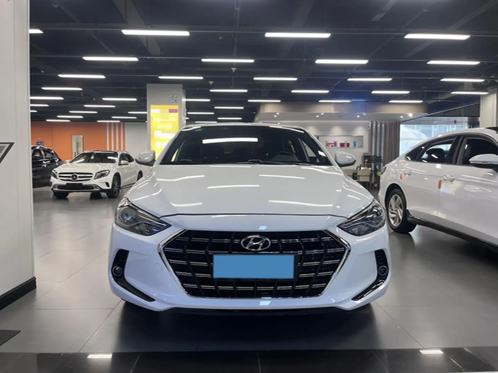 2019 HYUNDAI ELANTRA thumbnail 2