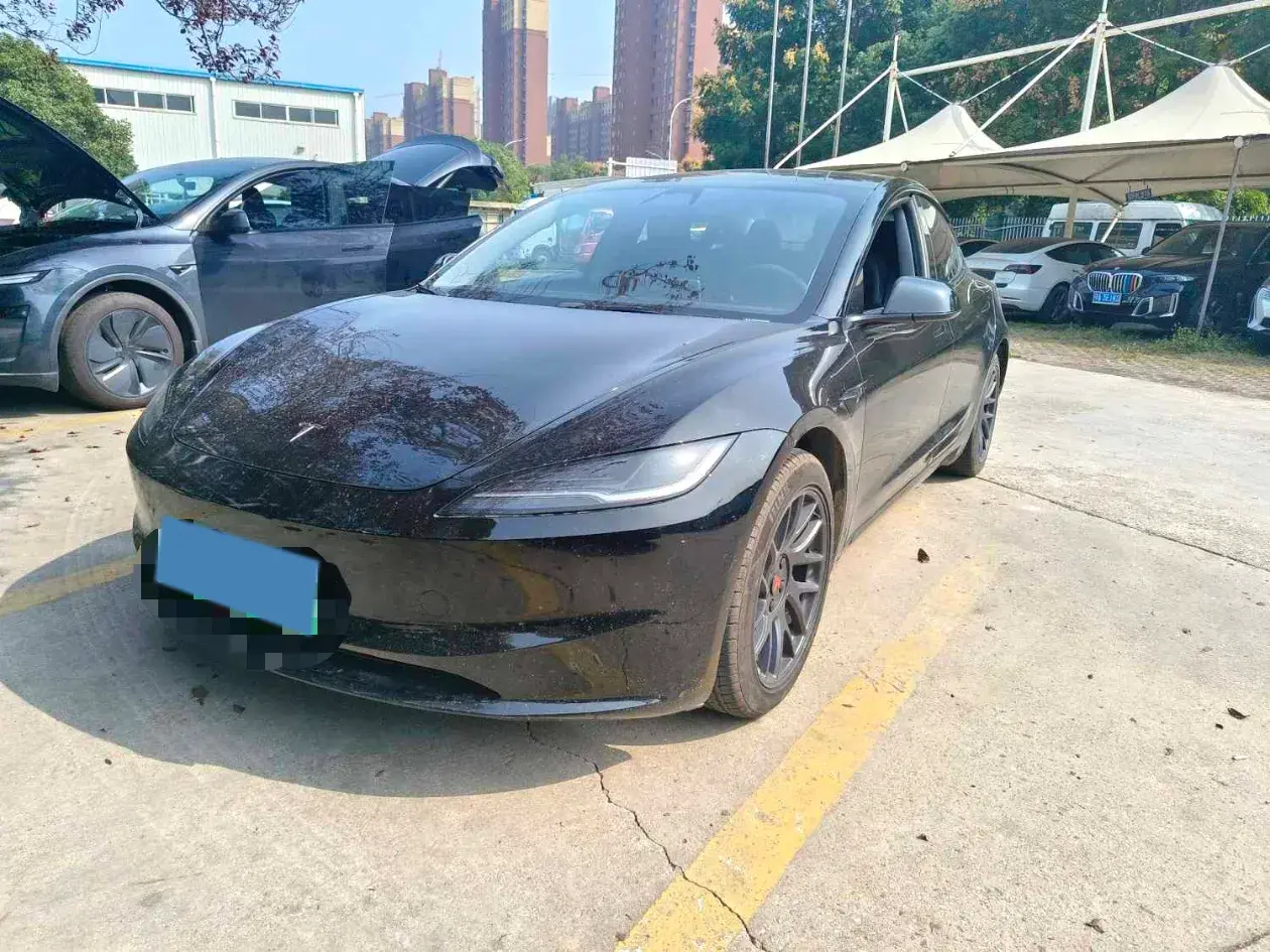 2023 TESLA MODEL view 1
