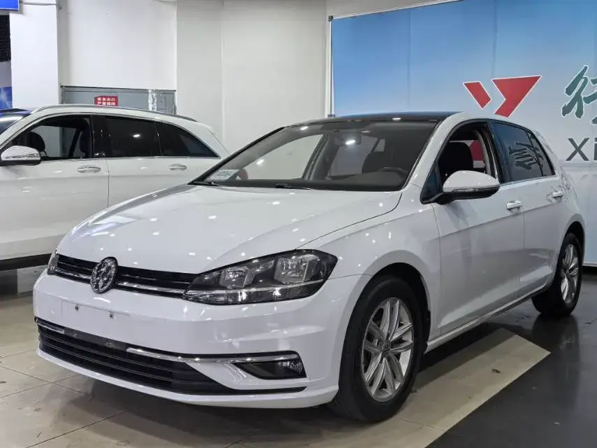 2018 VOLKSWAGEN GOLF view 1