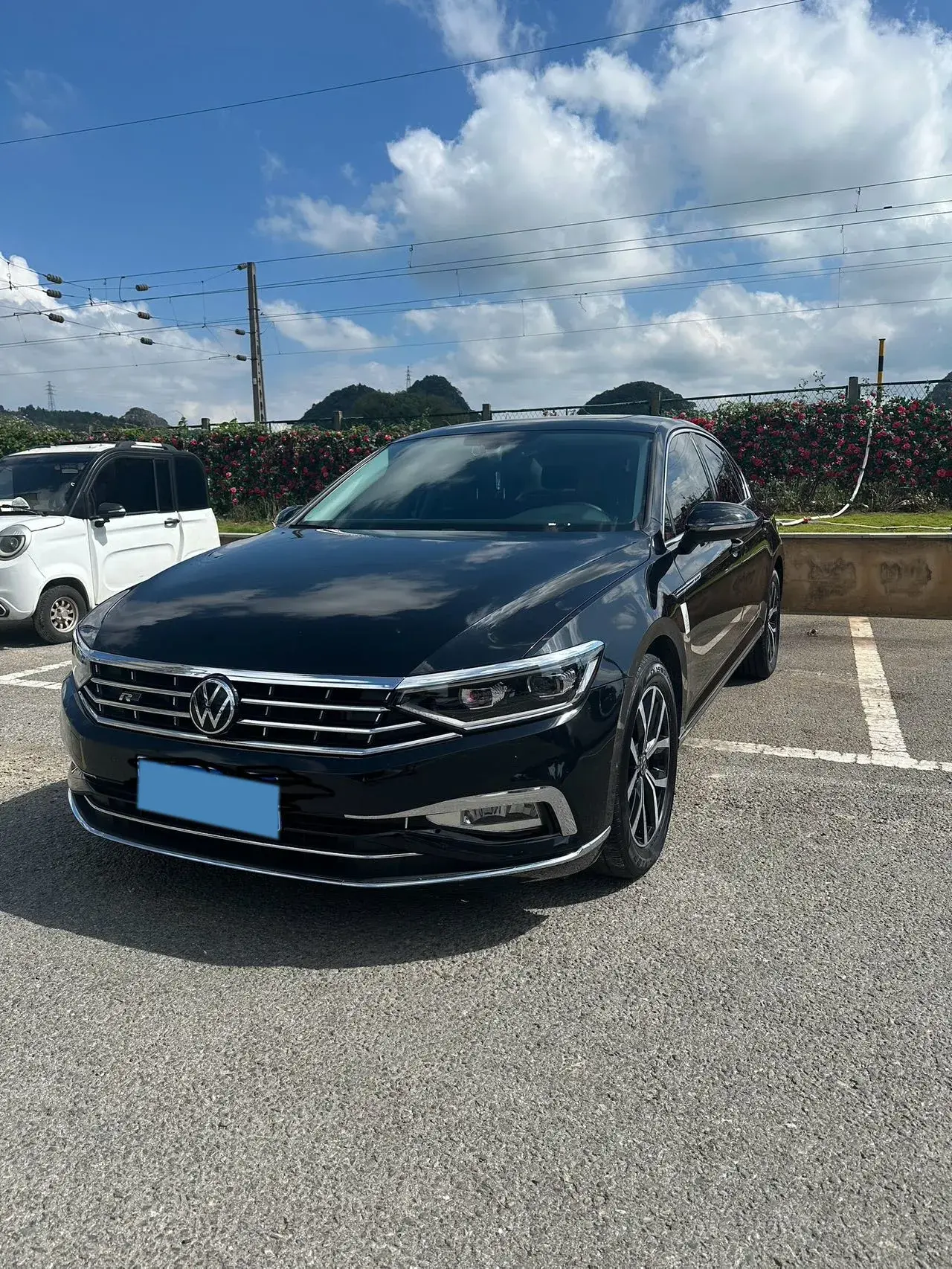 2020 VOLKSWAGEN MAGOTAN view 1